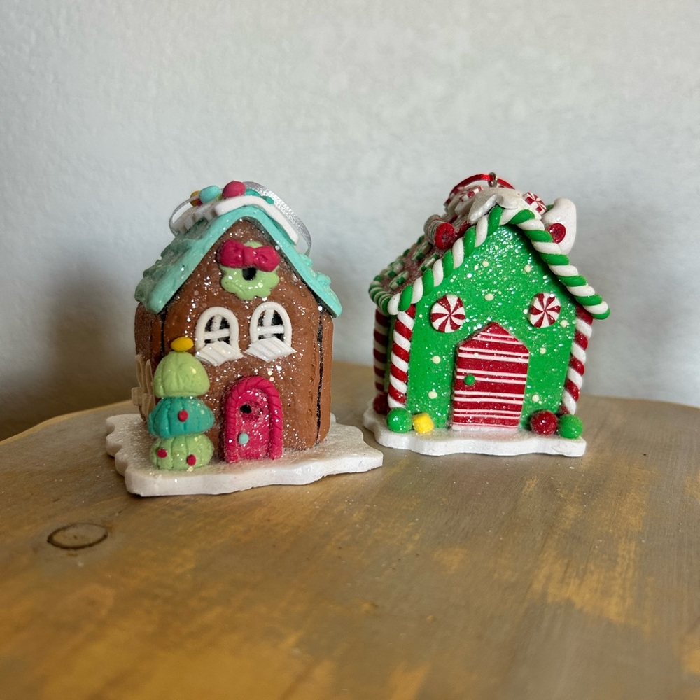 Festive Gingerbread House Decor Set - Multicolor